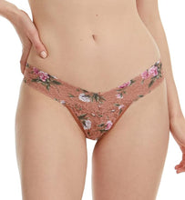 Load image into Gallery viewer, Hanky Panky Printed Signature Lace Low Rise Thong
